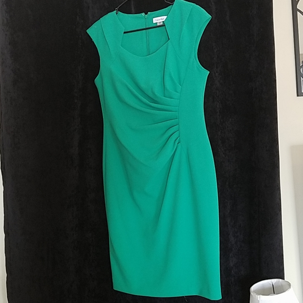 Calvin Klein Kelly Green slim fitting dress.Size 8